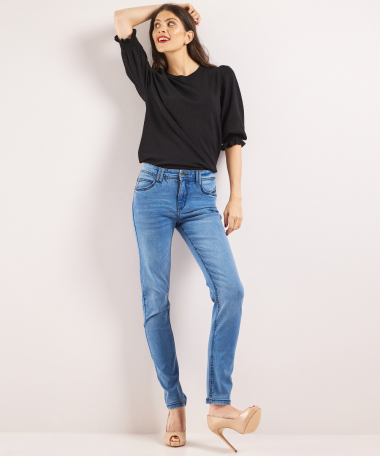 slim fit stretch jeans