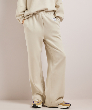 wide fit broek label