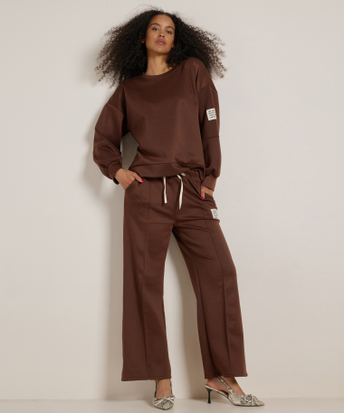 wide fit broek met label