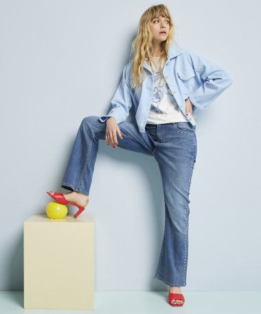 blauw jasje met ribbelstructuur