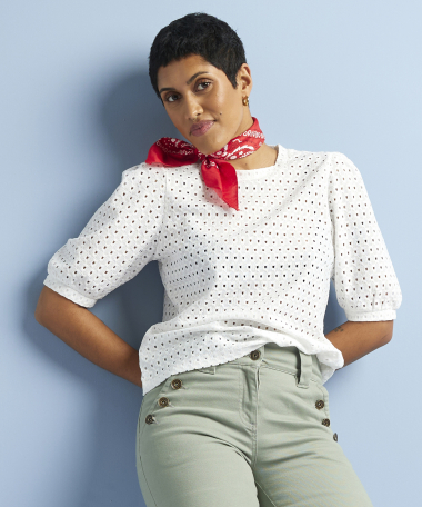 doorschijnend t-shirt met gaatjes