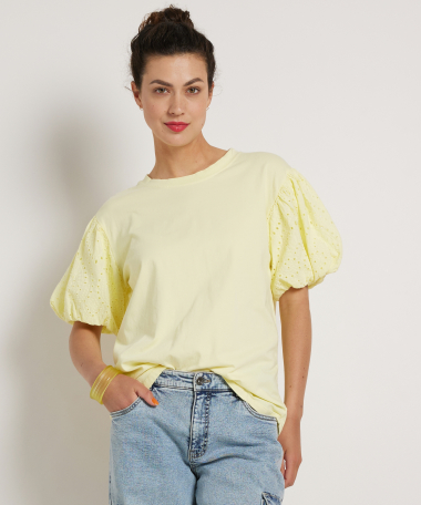 t-shirt met kanten pofmouw