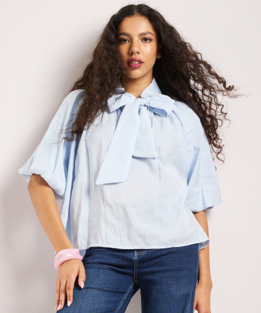 t-shirt met pofmouw en strikkraag