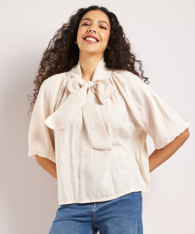 t-shirt met pofmouw en strikkraag