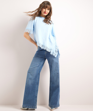 t-shirt met kant en asymmetrische rand