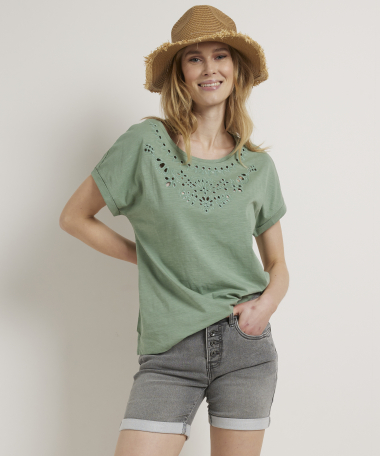 t-shirt front broderie