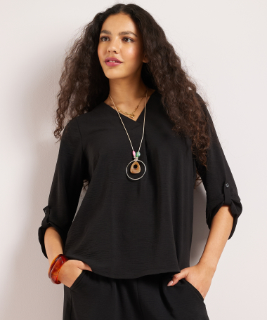 top met v-hals en ketting