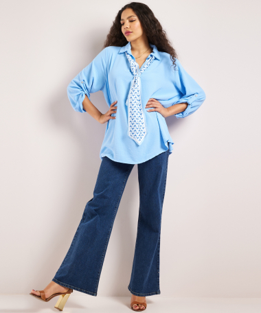 top met ophaalmouw en sjaal