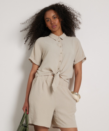 korte blouse met knoopdetail