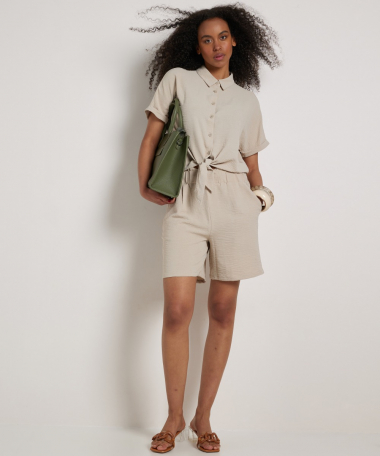 korte blouse met knoopdetail