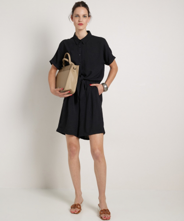korte blouse met knoopdetail