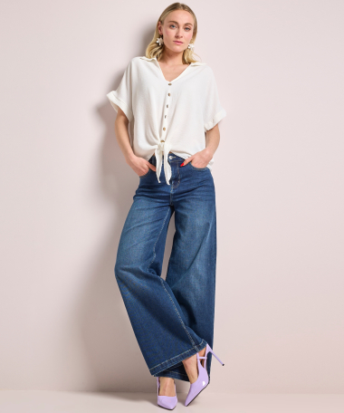 korte blouse met knoopdetail