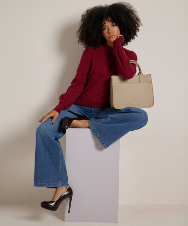 trui met all-over parels