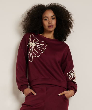 trui met bloem embroidery