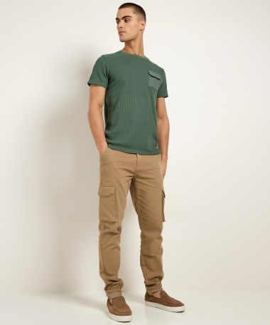 uni t-shirt met klepborstzakje