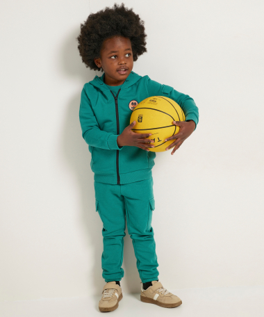 groen vest met capuchon