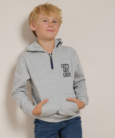 grijze trui met capuchon