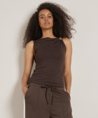 singlet met broche